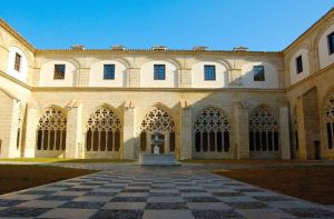 Fachada del claustro de Santo Domingo