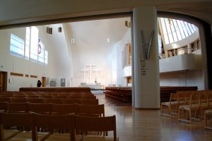 Interior de la iglesia de las Tres Cruces.