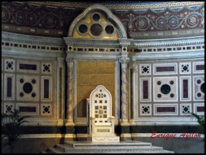 Cátedra del Obispo de Roma en la basílica San Juan de Letrán.