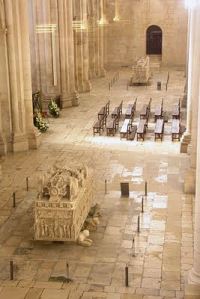 Tumbas de Don Pedro y Doña Inés de Castro.
