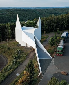Exterior de la iglesia de la autopista