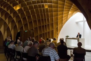 Celebración en la iglesia de la autopista