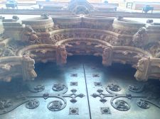 Detalle de la portada Capilla de los Luises