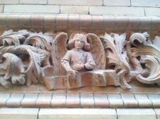 Detalle ladrillo tallado.