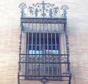 Reja de hierro forjado.