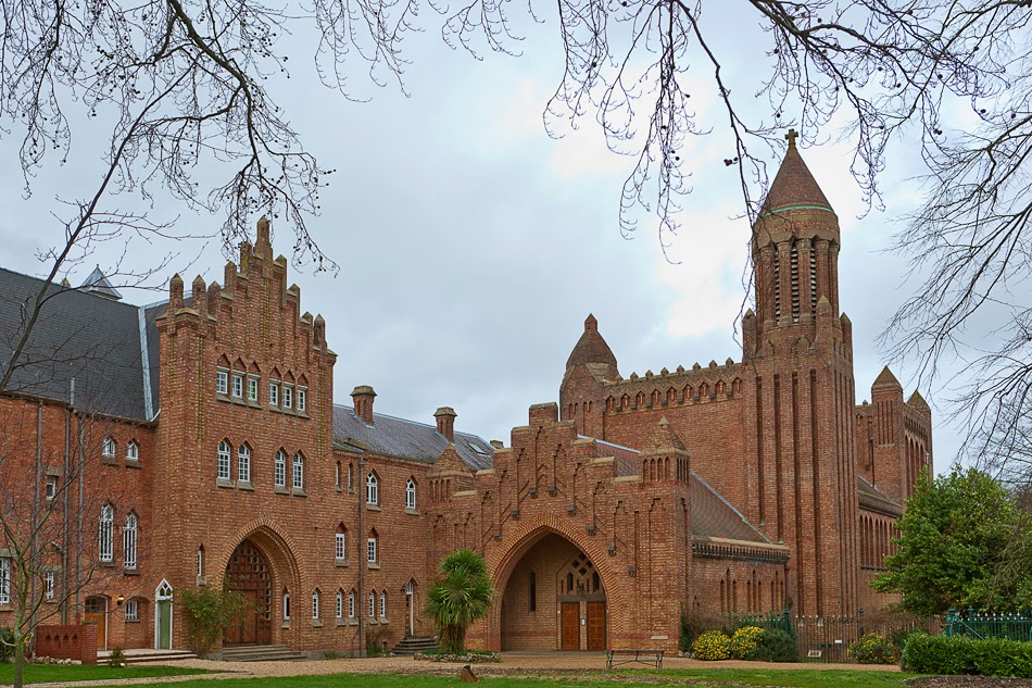 Abadía benedictina de Quarr, isla de Wight, Inglaterra reconstruida en 1912 bajo la influencia de El Arca