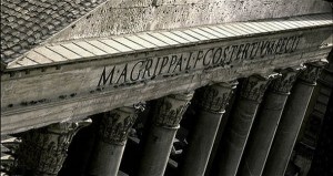 Inscripción fachada principal Panteon Roma